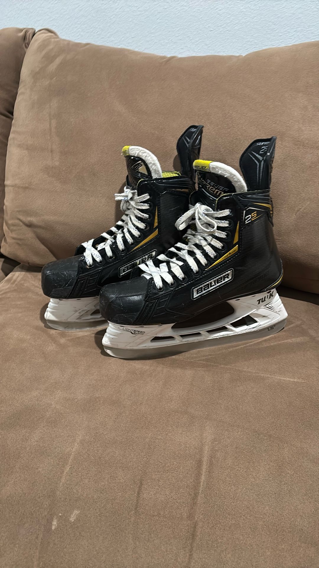 Bauer Supreme 2S-Senior Size 8/Fit D PROSTOCK Hockey Skates