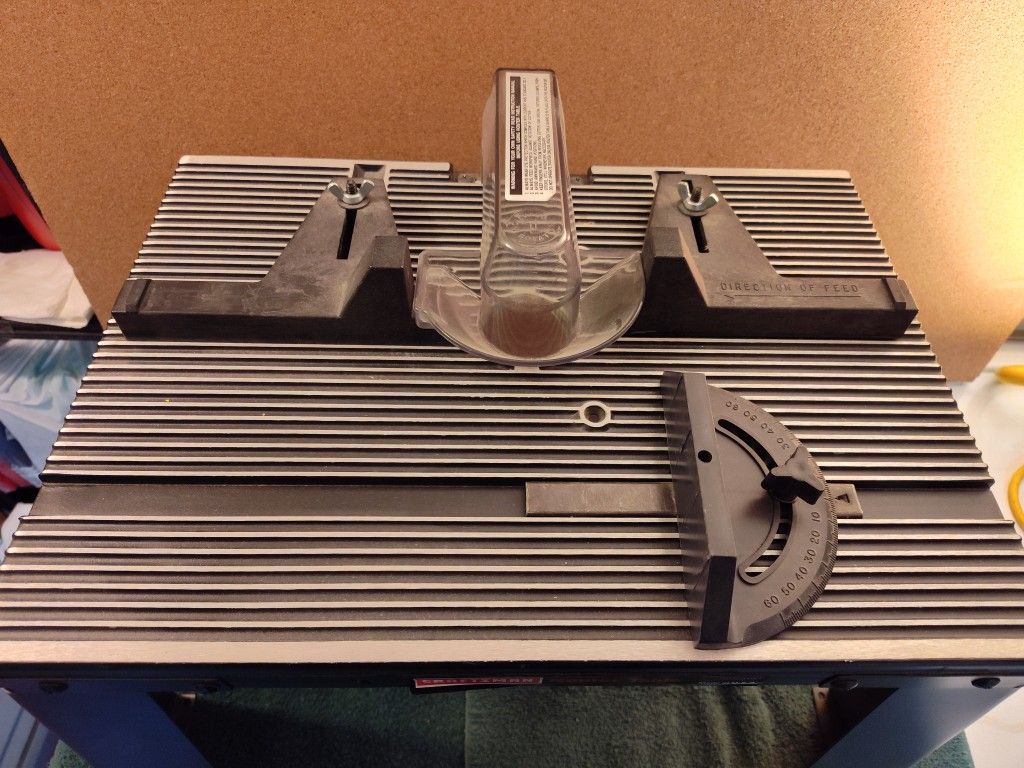 Craftsman Router Table 9-25560 (like new)