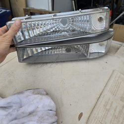 92-96 Ford Headlight Blinker Assembly 