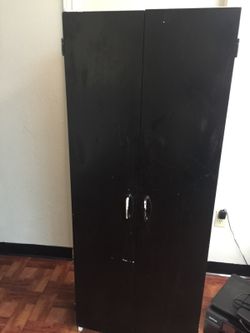 Wooden Cabinet in good condition $60