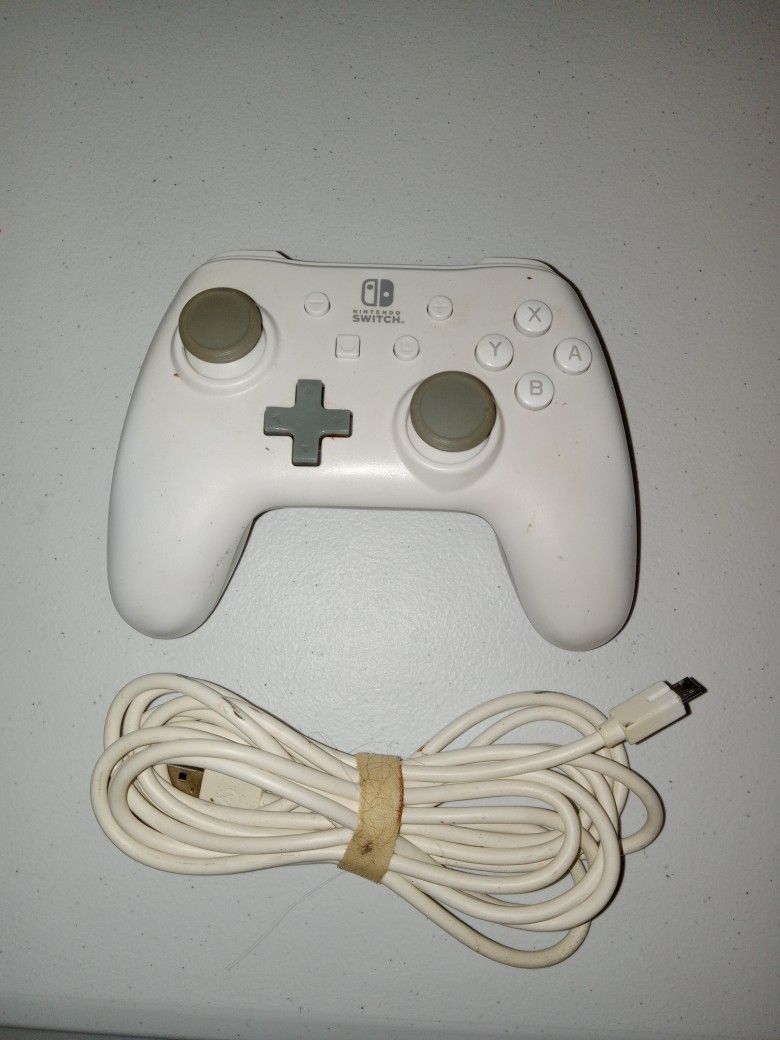 Used White Nintendo Switch Controller 