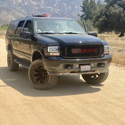$9,500 OBO – 2003 Ford Excursion Limited V10 – Lifted on 35s – 2WD