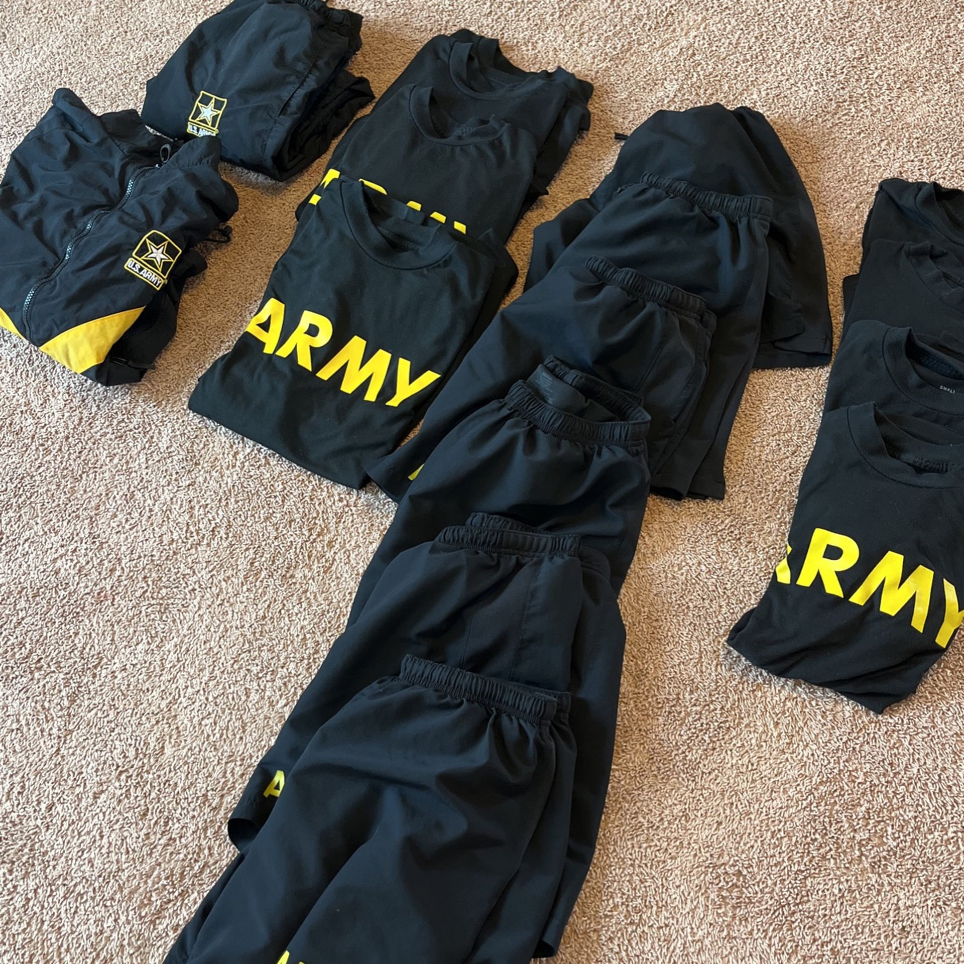 ARMY PT UNIFORMS SMALL/REG