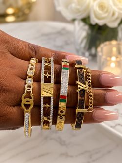 Ladies bracelets sets of 4