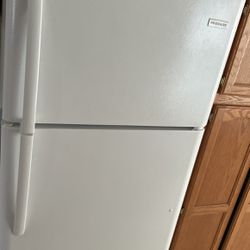 Refrigerator Frigidaire/White