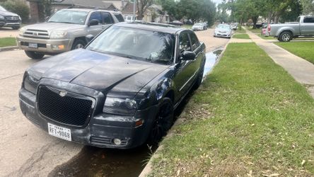 2008 chrysler 300 (PARTS OUT )