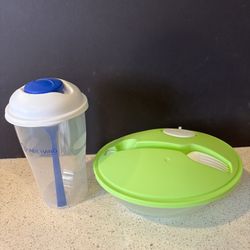 2 Brand new salad containers to go
