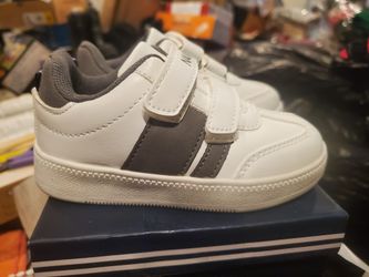 Toddler sneakers size 7