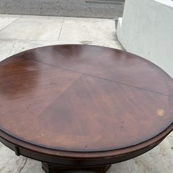 Free- Round Wood table