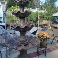 New 7ft Shell Water Fountain 