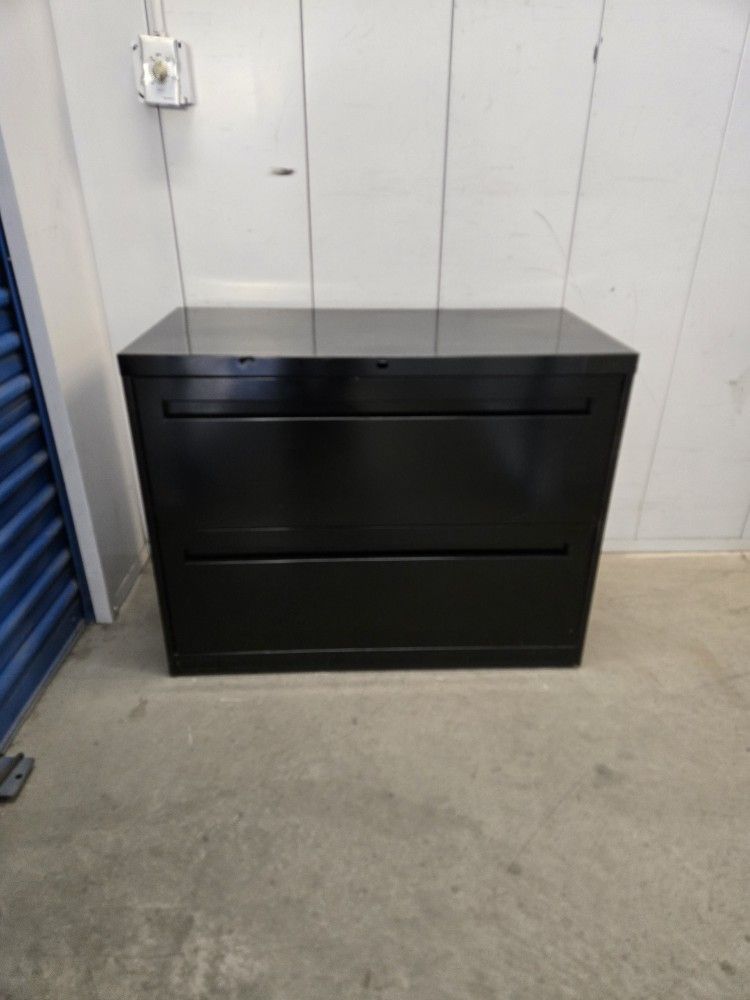 Metal Storage Cabinet/file Cabinet Missing Lock