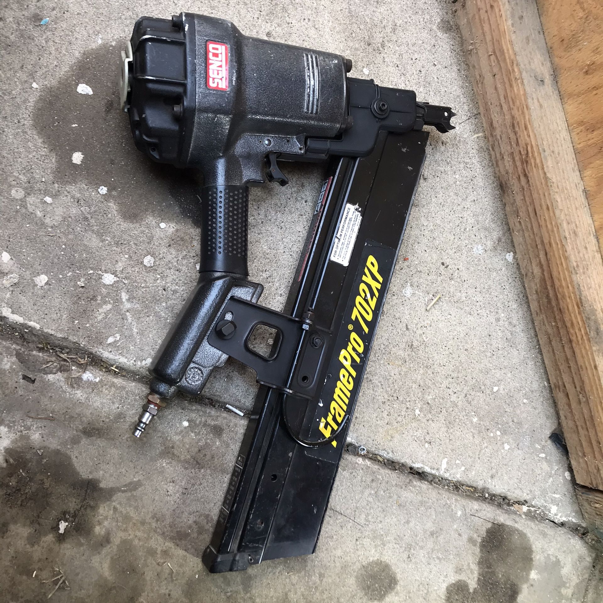 Senco FramePro 702XP Round Head Framing Nailer, 2" to 3-1/2"