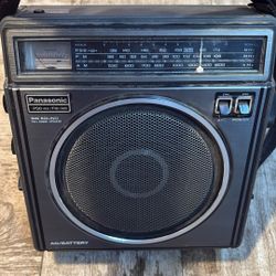 Panasonic RF-1108 "Big Sound" radio from the 1970s.
