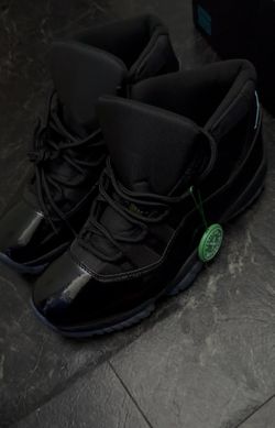 Jordan 11 gammas men’s size 9.5
