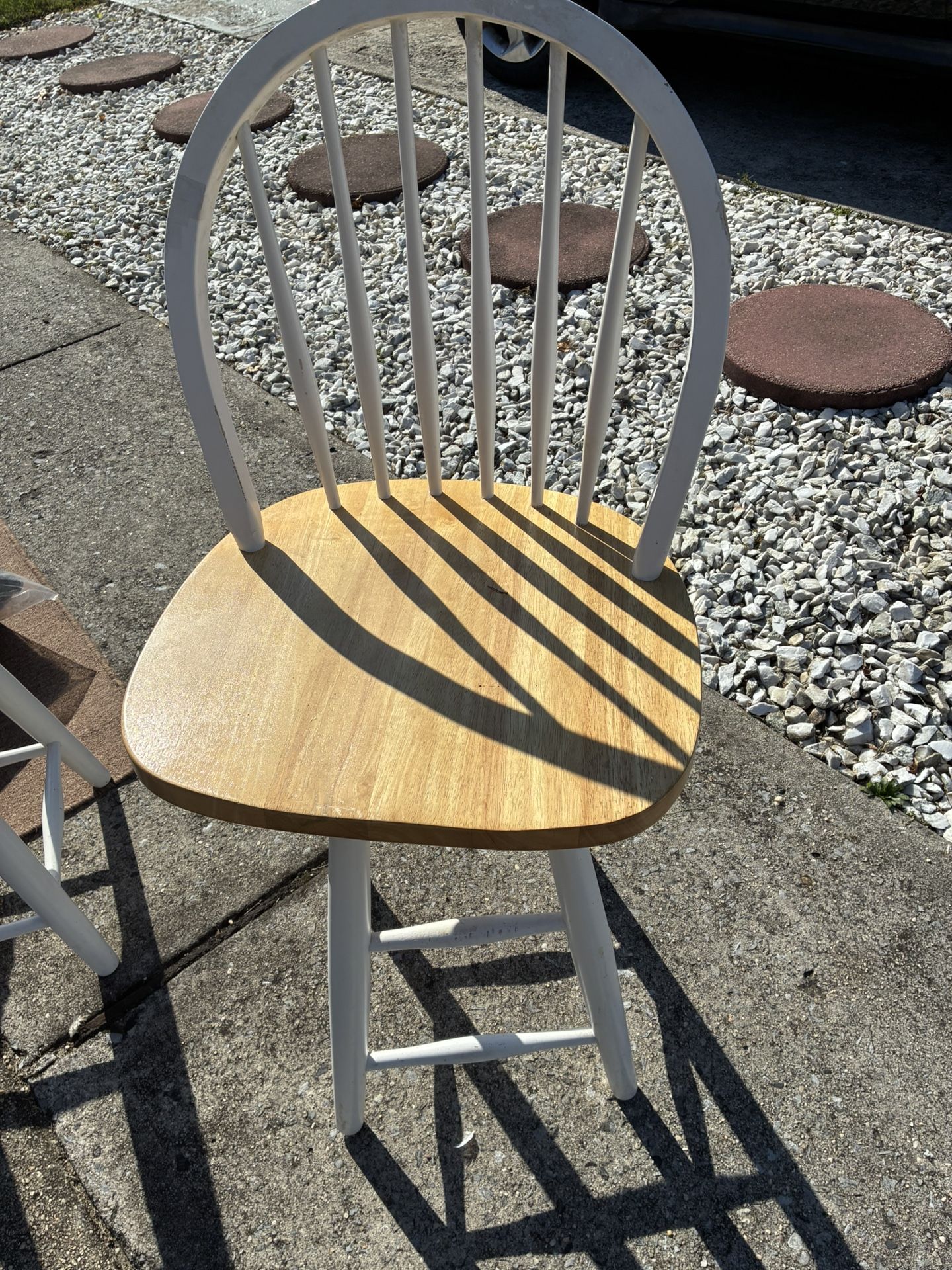2 Swivel Bar Stools