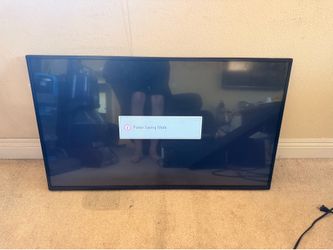 43” LG flat screen tv. Works great, No remote!