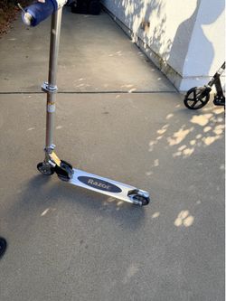 Scooter- Razor