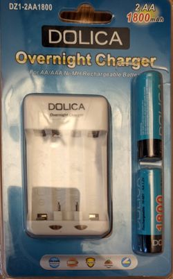 Dolica Charger And 2 Rechargeable AA BATTERIES