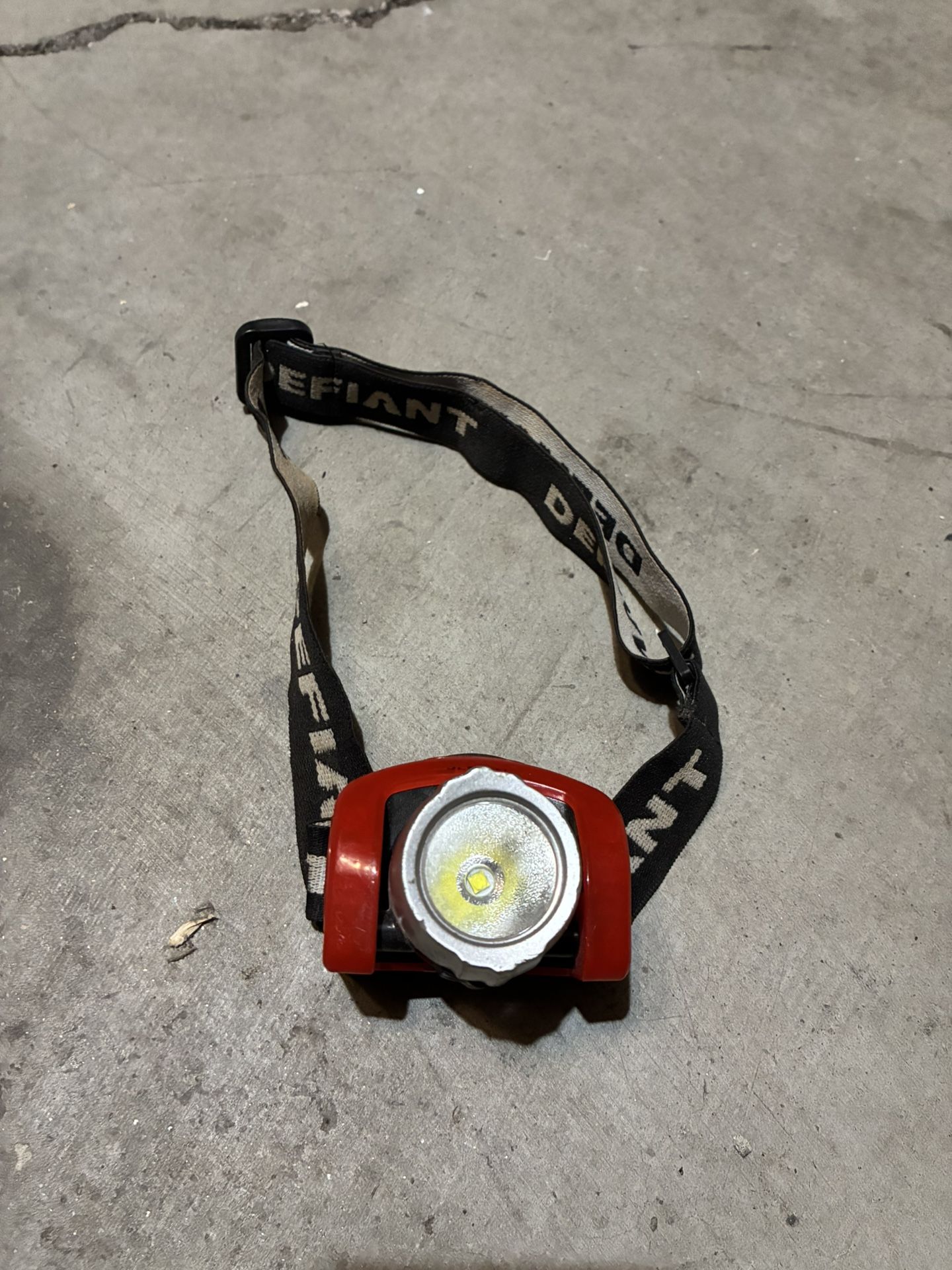 Defiant Head Lamp 
