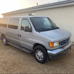 2003 Ford E-350