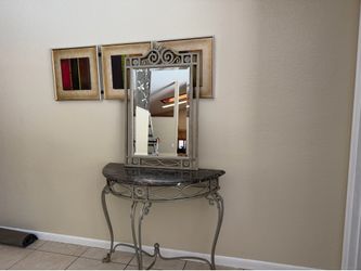 Elegant Entryway Console Table with Mirror