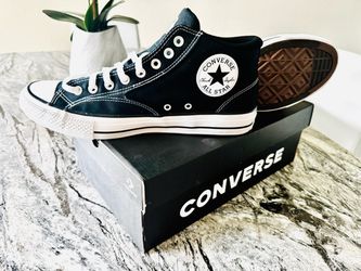 Converse Chuck Taylor size 11.5 black and white