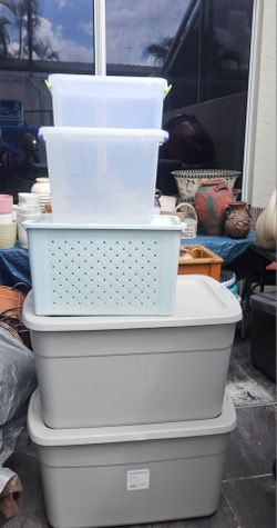 PLASTIC STORAGE BINS