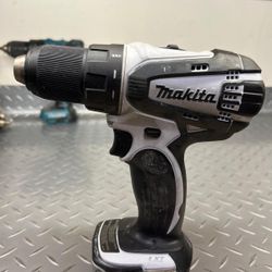 MAKITA 18V CORDLESS VARIABLE SPEED DRILL DRIVER TOOL ONLY NEW 