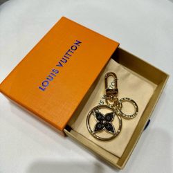 Louis Vuitton Blooming Flower Bag Charm & Key Holder - Monogram Canvas Gold