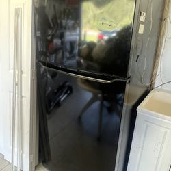 Frigidaire Refrigerator Fully Functional 