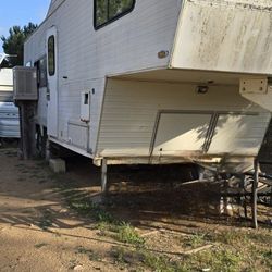 ***AS IS*** 5th WHEEL MOTORHOME