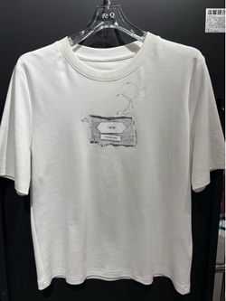 INSMI Wardrobe White Graphic T-Shirt Women’s Casual Short Sleeve Tee