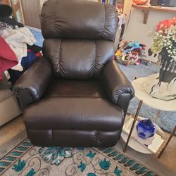 BROWN LEATHER CHAIR