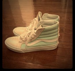 Women’s Size 6, Men’s Size 4.5 VANS Sneakers