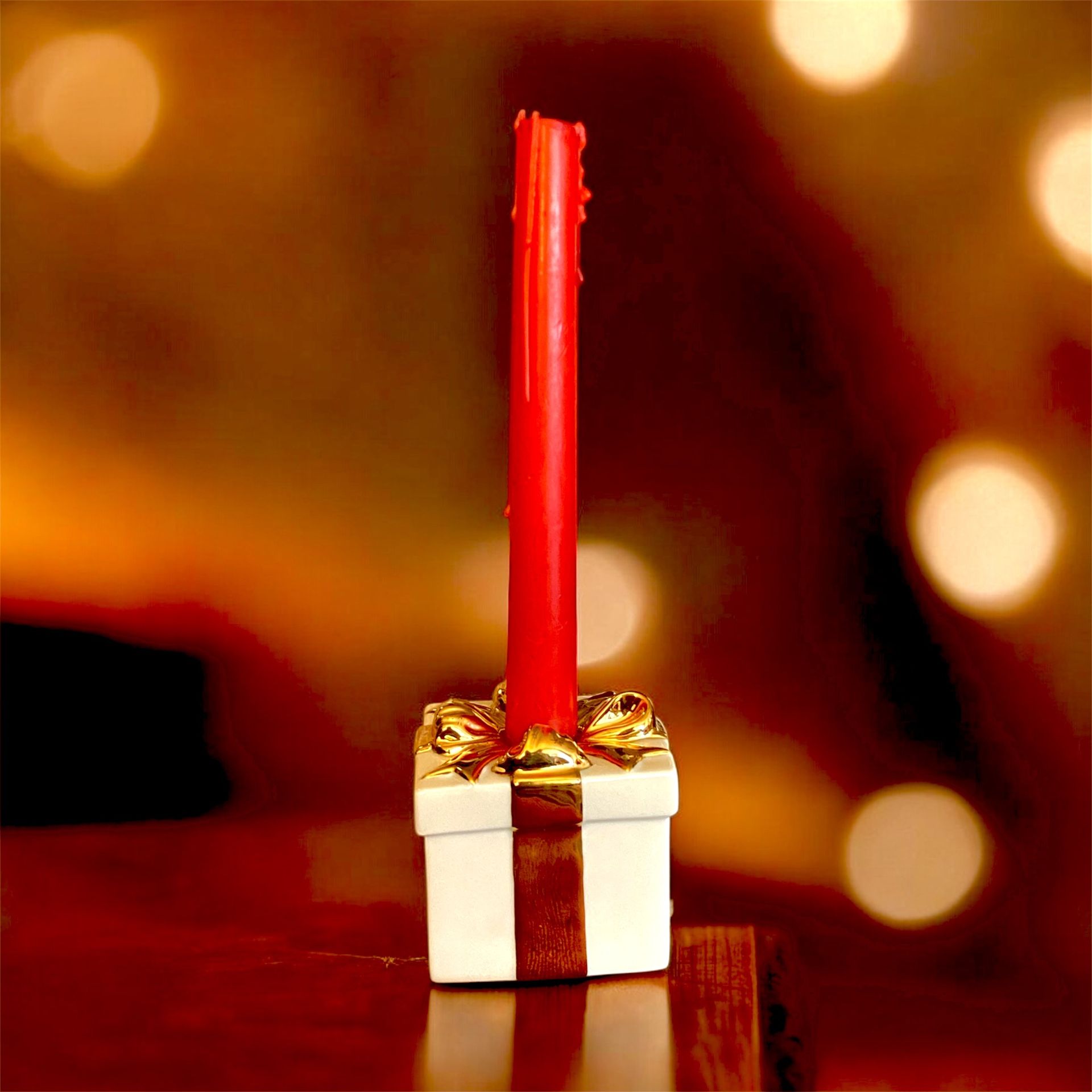 NEW !! Mikasa Fine Porcelain “Holiday Elegance” Candle Holder