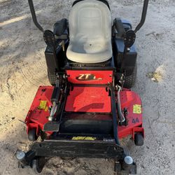 Gravely ZT 44HD Zero Turn 