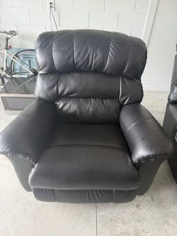 La-Z-Boy Shaq Top-Grain Leather Dual Power Rocker Recliner