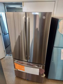 GE 33" French Door Refrigerator