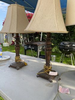 2 lamps
