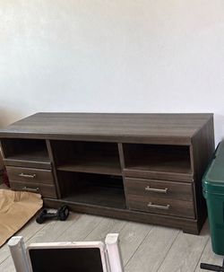 Modern Walnut TV Console / Media Center 🚚 Delivery Included