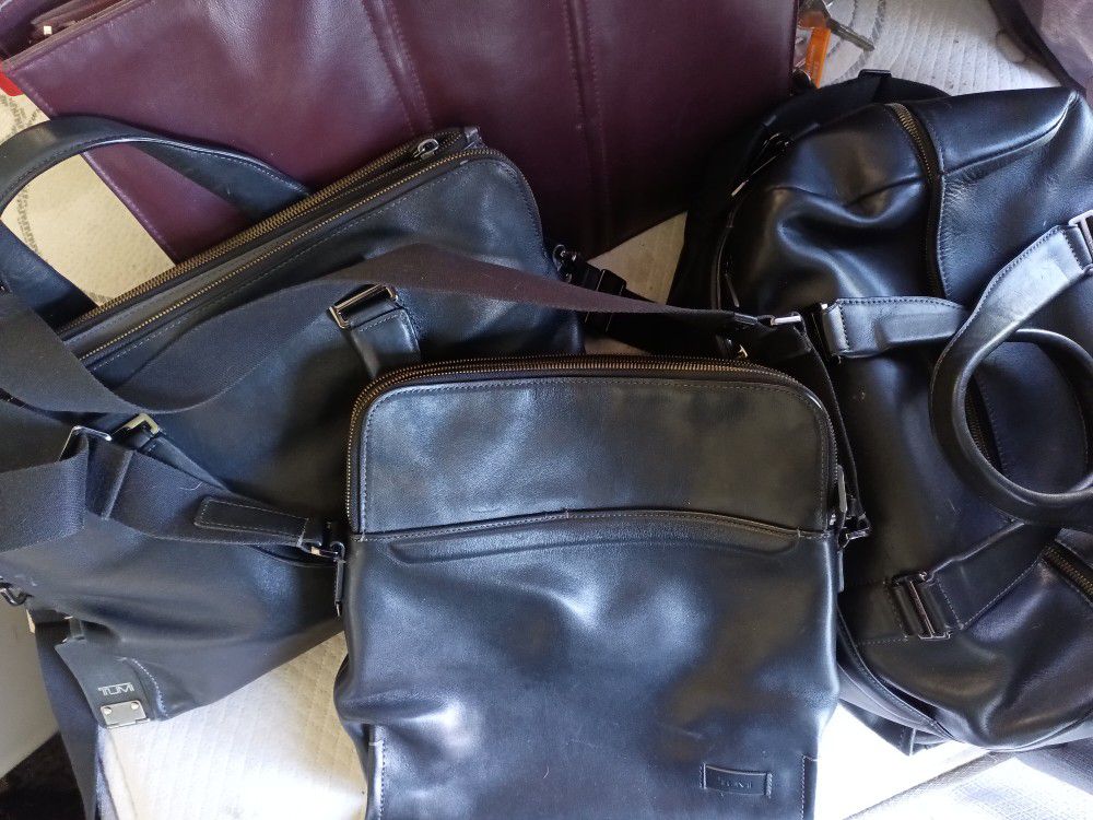 Genuine Italian Leather TUMI BAGS! lIKE NEw!