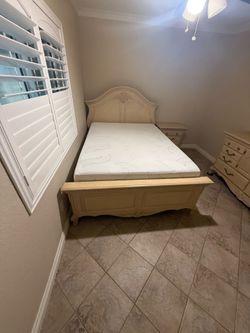 Bedroom set
