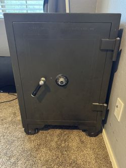 Vintage Norris & Co Safe