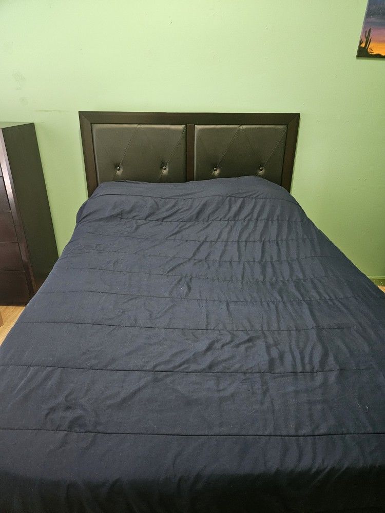 A Sleigh Bedroom Set With Mattress Included 