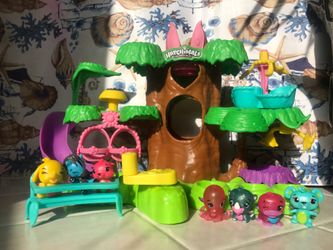 Hachimals play house with mini hachimals