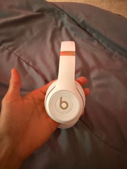 Headphones throw offers