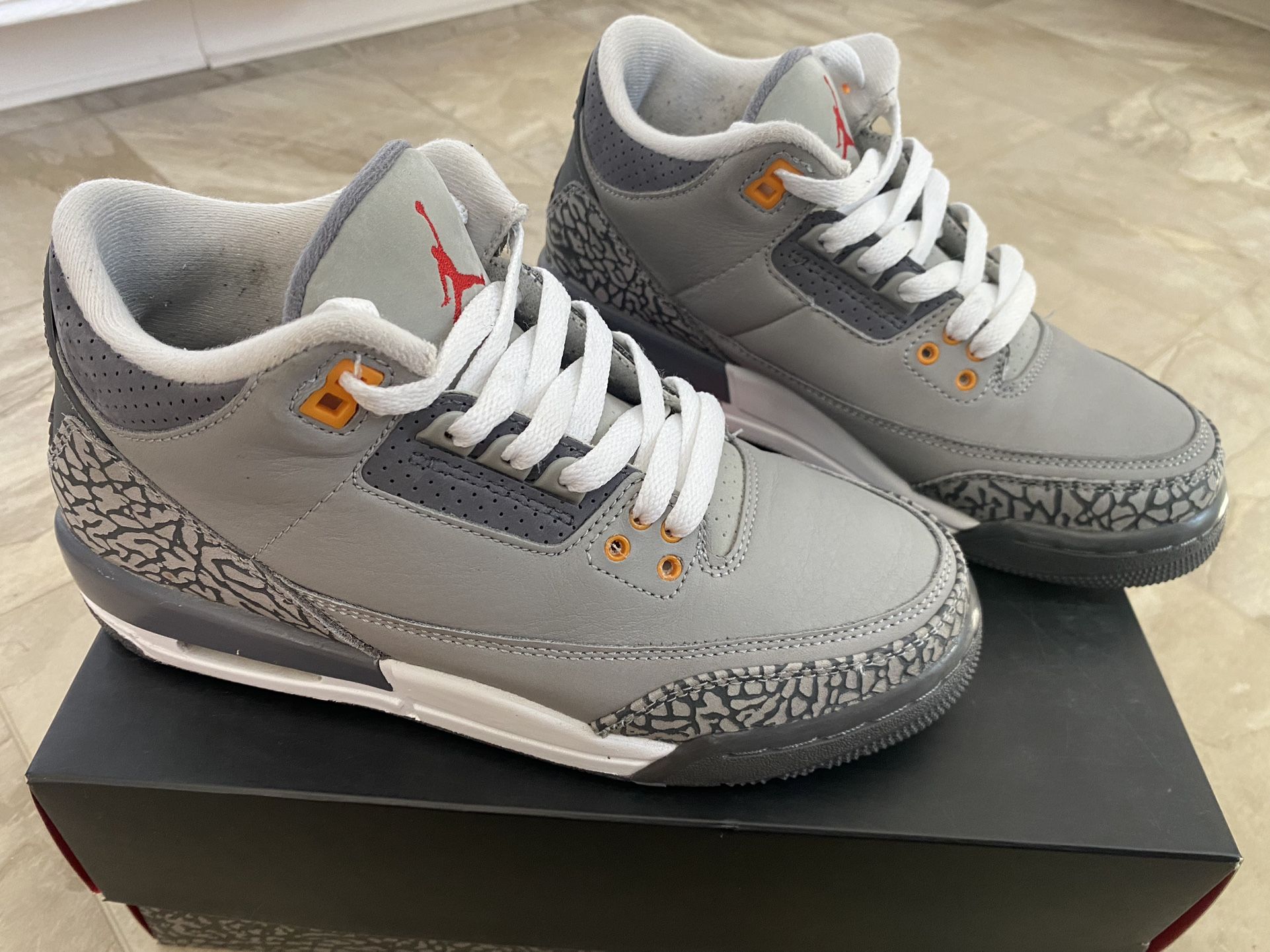 AIR JORDAN 3 RETRO SIZE 5Y