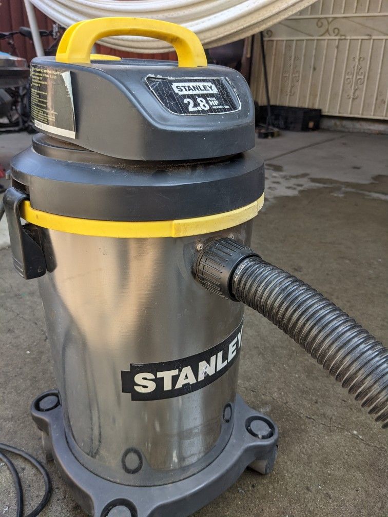 Stanley 4gal Vacuum