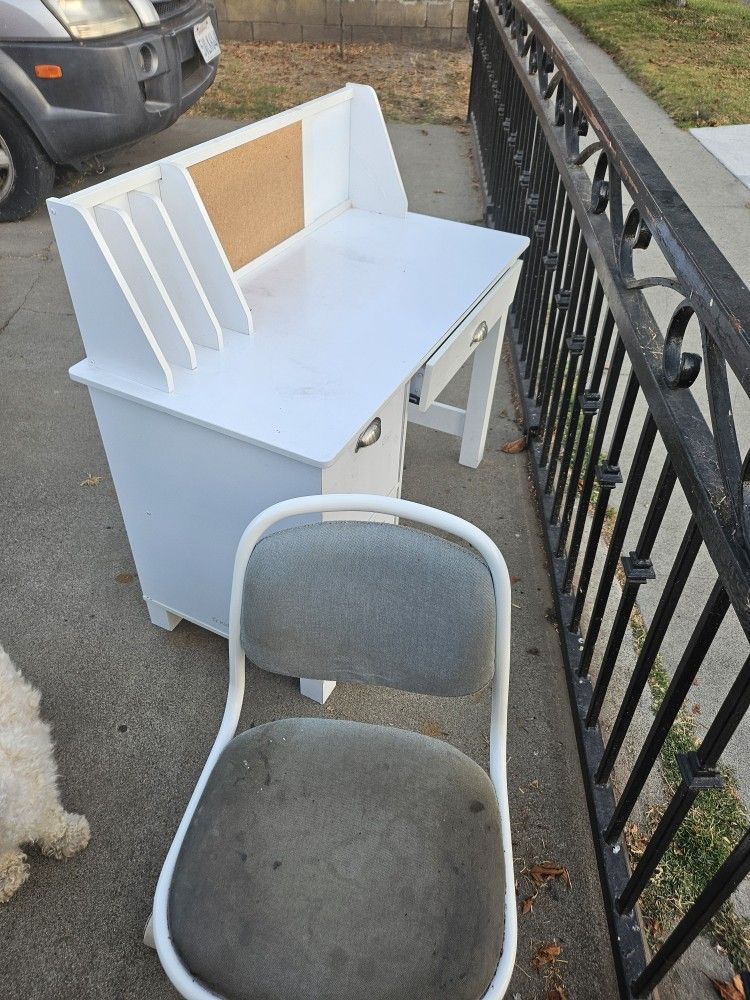 Kid Desk And CHAIR 