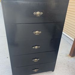 BEAUTIFUL BEDROOM SET/ BED FRAME, CHEST 